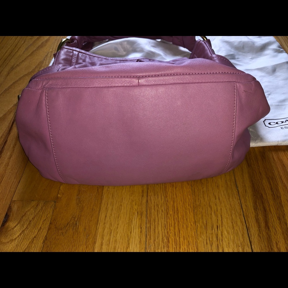 Retail Coach Purse EUC - Picture 7 of 8